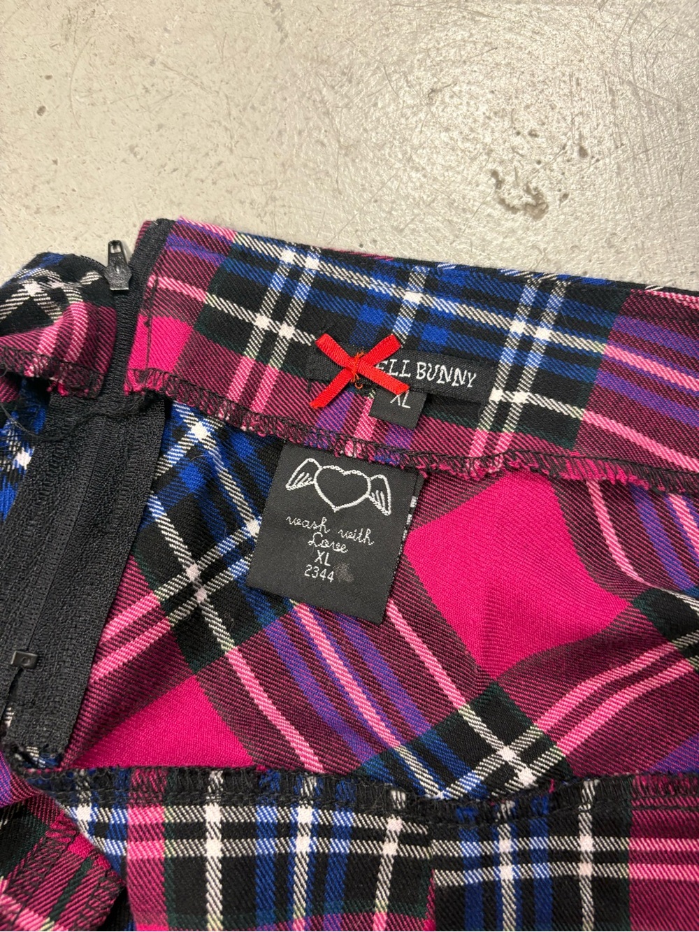 Hell Bunny 2000s pink plaid mini skirt - Picture 3 of 3